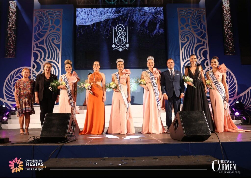 Adriana D Az D Niz Coronada Reina De Las Fiestas Del Carmen Ainoa