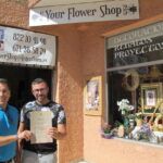 170517 Visita tercero premio Concurso Escaparates Fiestas de Mayo 2017 Your Flower Shop